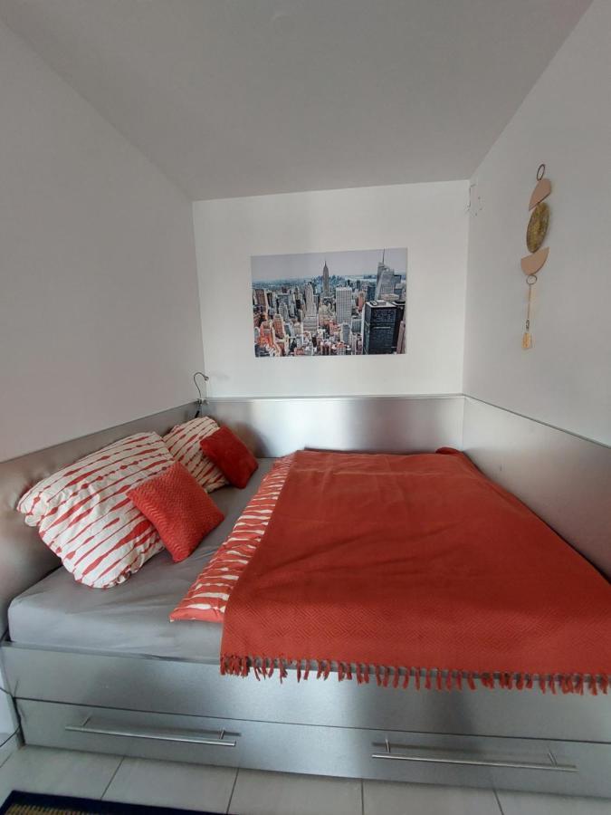 Tower Apartment With Private Terrace Next To Uno Vienna Exterior photo
