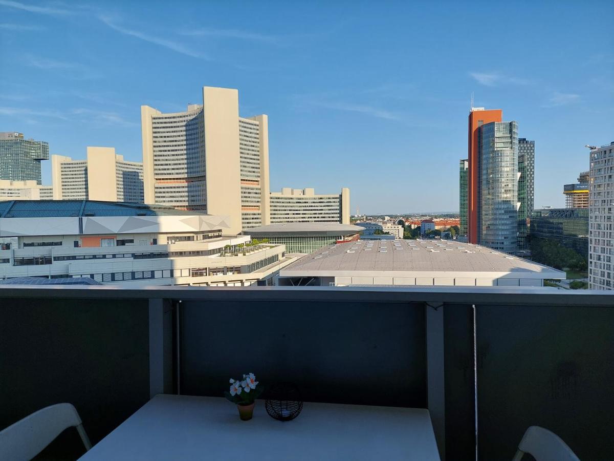 Tower Apartment With Private Terrace Next To Uno Vienna Exterior photo