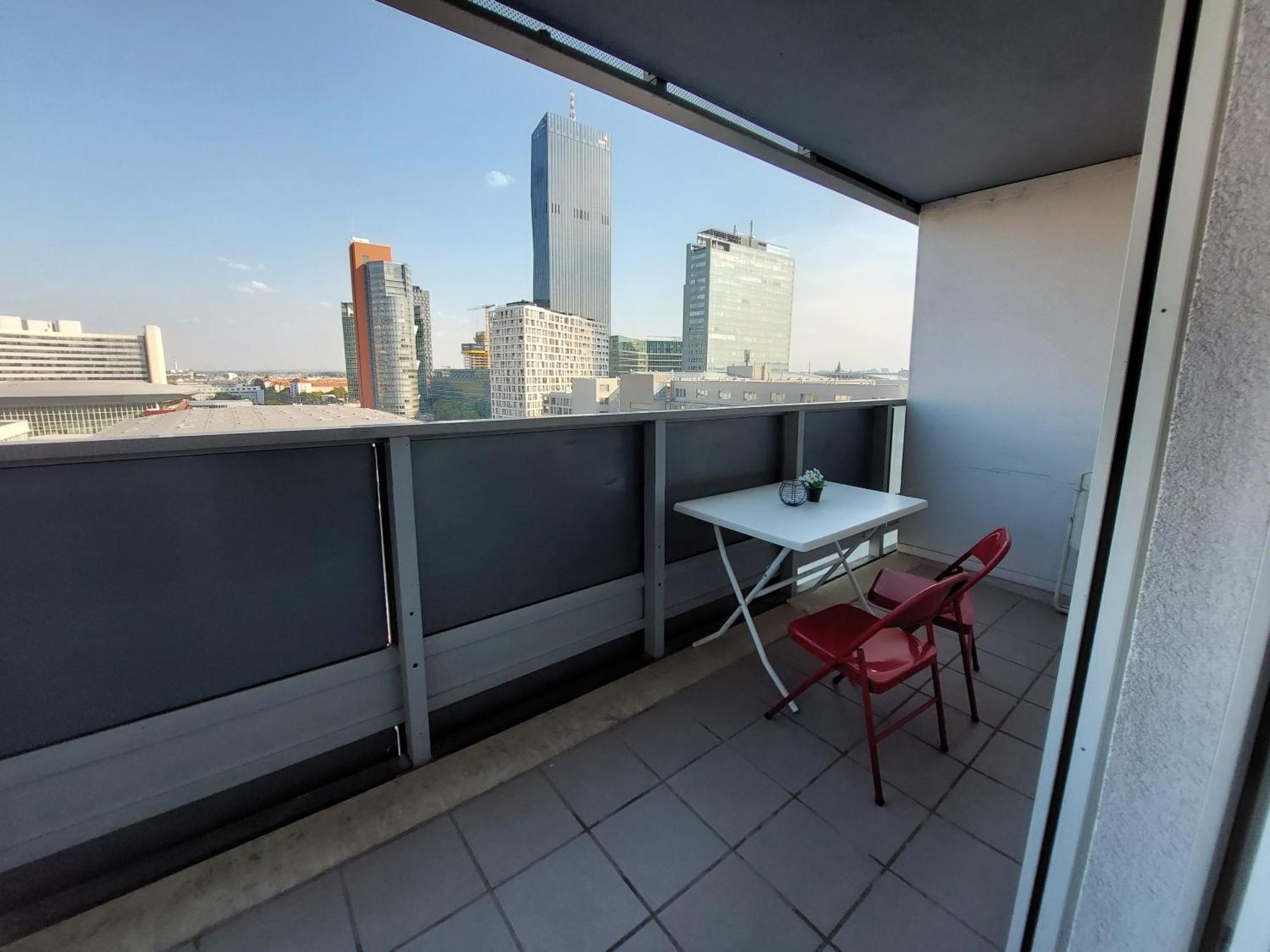 Tower Apartment With Private Terrace Next To Uno Vienna Exterior photo