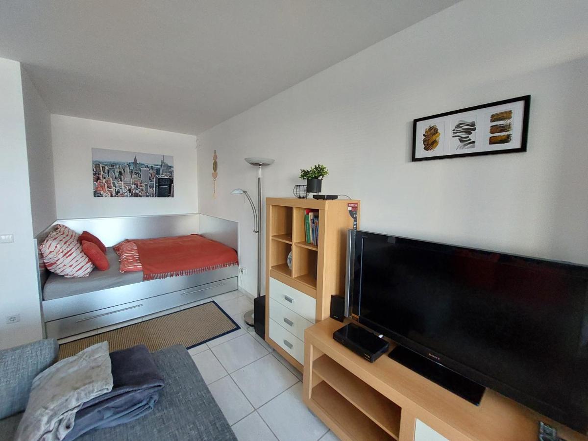 Tower Apartment With Private Terrace Next To Uno Vienna Exterior photo