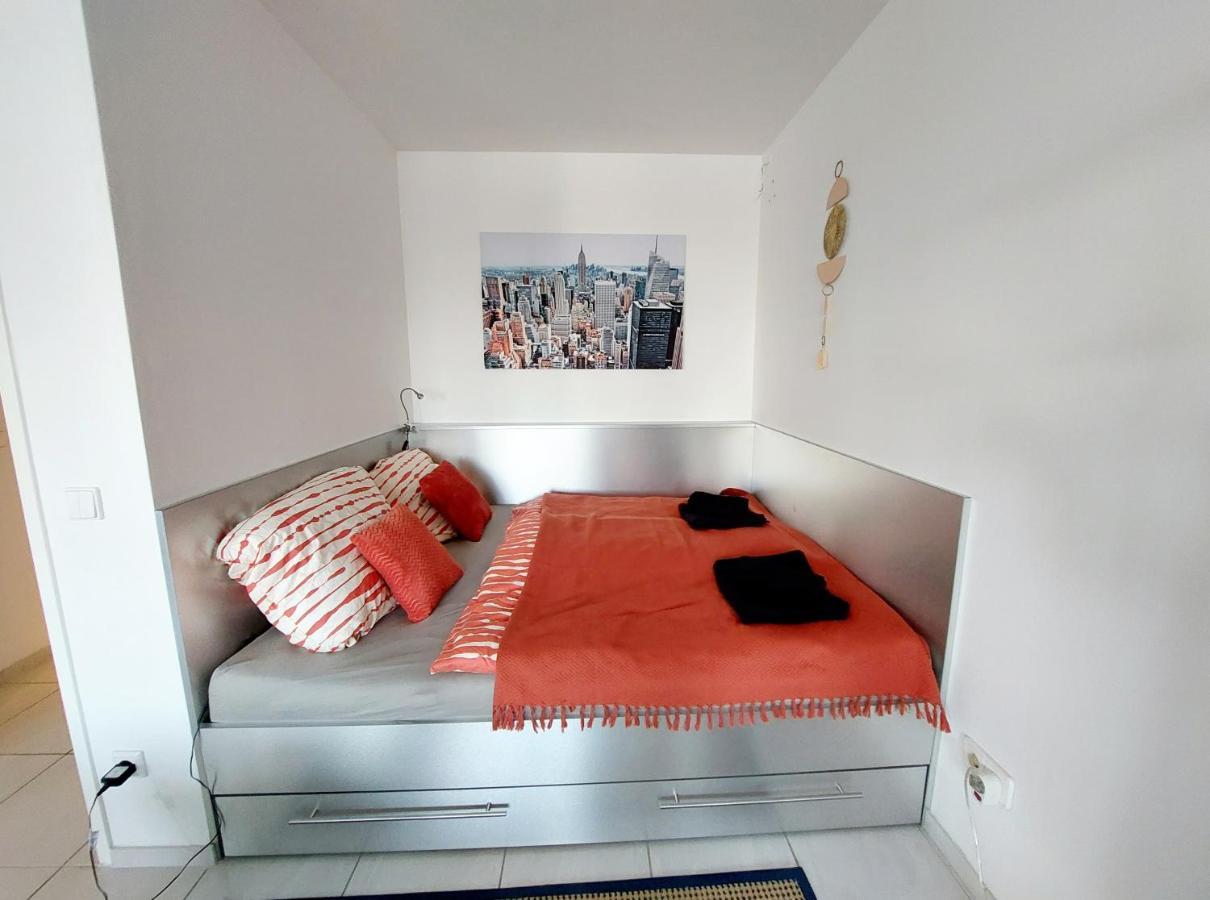 Tower Apartment With Private Terrace Next To Uno Vienna Exterior photo